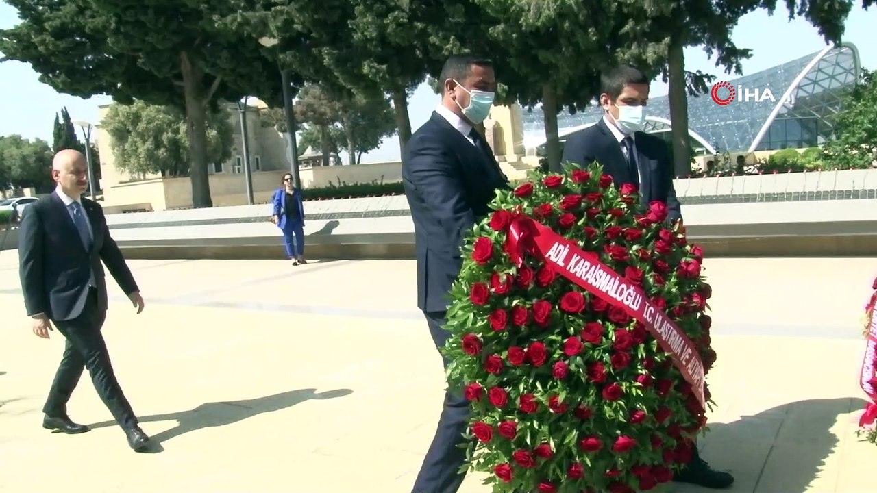 - Ulaştırma ve Altyapı Bakanı Karaismailoğlu: “Türkiye’nin edindiği bilgi, tecrübe ve birikimi Karabağ’ın imarı ve gelişmesi için de kullanacağız”- Karaismailoğlu, Azerbaycan ve Türk şehitliklerini ziyaret etti