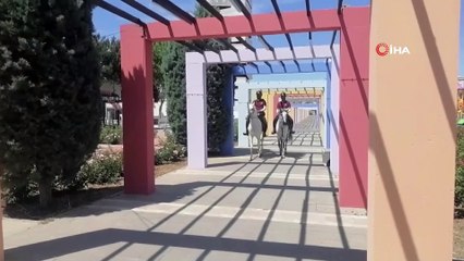 Uşak'ta denetimlere atlı polisler katıldı