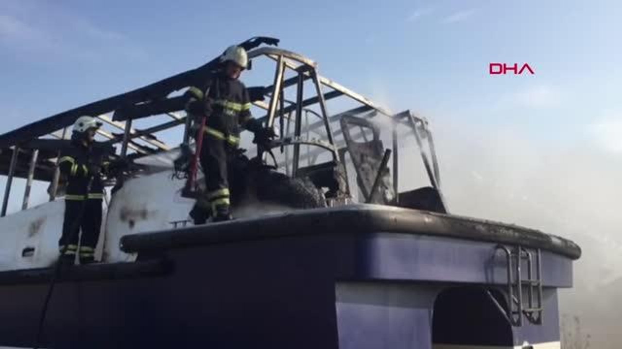 Son dakika haber | KOCAELİ BAKIMA ALINAN TEKNE VE SANDALDA YANGIN ÇIKTI