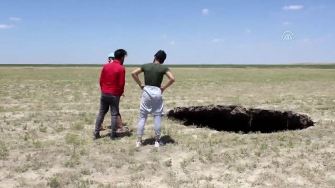 3 metre çapında 65 metre derinliğinde obruk oluştu