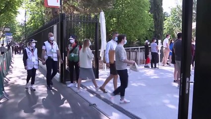 Οι θεατές επιστρέφουν στο Ρολάν Γκαρός