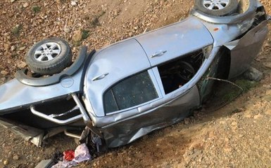 SİVAS'TA KAMYONET ŞARAMPOLE DEVRİLDİ; KARI- KOCA ÖLDÜ, 4 KİŞİ YARALANDI