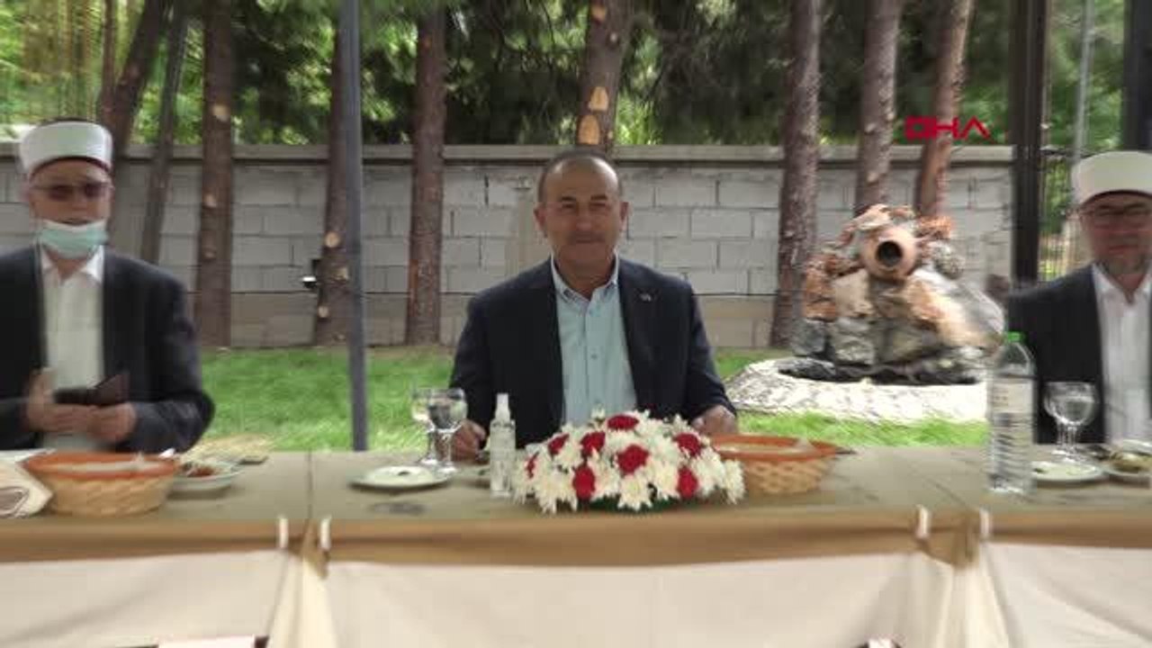 Bakan Çavuşoğlu, Gümülnine Müftüsü Şerif ve İskeçe Müftüsü Mete'yle görüştü