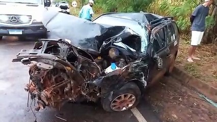 Motorista colide contra árvore no trecho entre Umuarama e Xambrê e é socorrido em estado grave