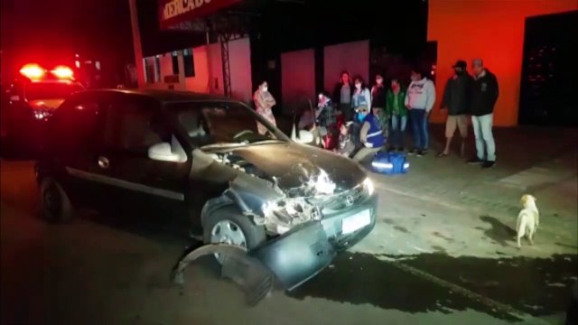 Acidente deixa duas pessoas feridas na Rua das Perdizes, no Bairro Floresta