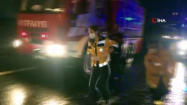 TEM’de makaslayan tır zincirleme kazaya yol açtı: 10'dan fazla araç birbirine girdi