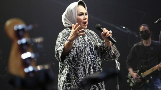 Vaksin Slank untuk Indonesia - Ini yang Dirasakan Hetty Koes Endang Usai Divaksin COVID-19