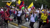 Manifestantes progubernamentales piden el fin del bloqueo en Colombia