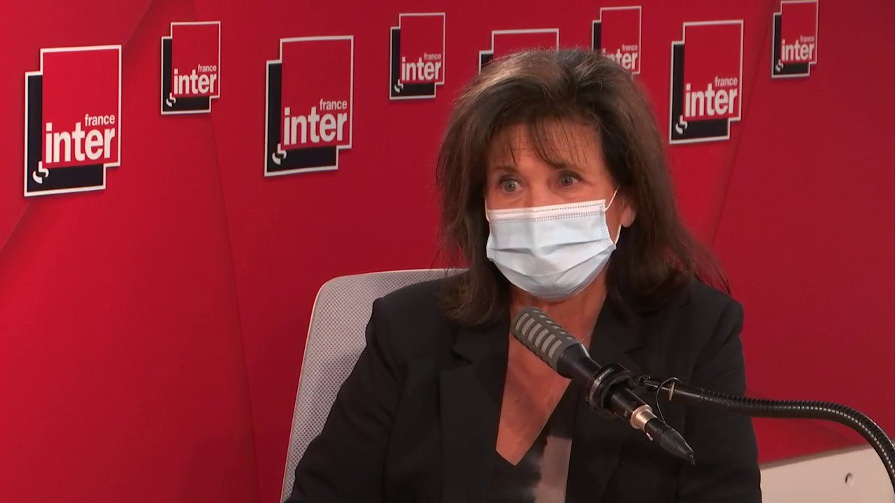 Anne Sinclair : "Il y avait très peu de femmes à l'antenne (...). Toutes celles qui ont pu approcher des thèmes plus régaliens, ça a surpris les interlocuteurs en face. Il y avait peut-être un peu de réticence pour m'envoyer bouler."