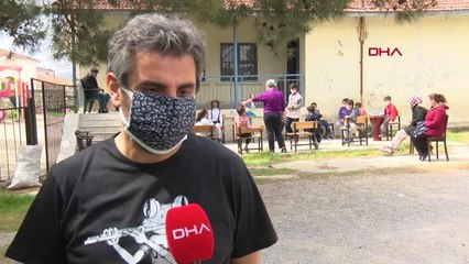 İZMİRLİ MÜZİSYEN DEMİRTAŞ, KÖYDE YAŞAYAN ÇOCUKLARI MÜZİKLE BULUŞTURUYOR