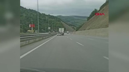 Son Dakika | TRAFİKTE YOL VERME İNATLAŞMASI KAZAYLA BİTTİ; O ANLAR KAMERADA
