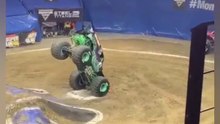 Salvage cars - video