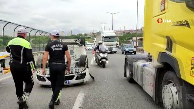 TEM Otoyolu Ispartakule mevkiinde sürücüsünün direksiyon hakimiyetini kaybettiği otomobil, bariyerlere çarptıktan sonra takla attı. Yaralanan sürücü hastaneye kaldırılırken kaza nedeniyle Edirne istikametinde yoğun trafik oluştu.
