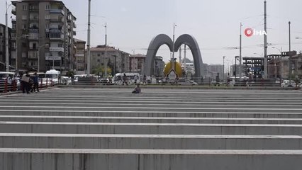 Altgeçitteki intihar girişimi ekipler tarafından engelledi