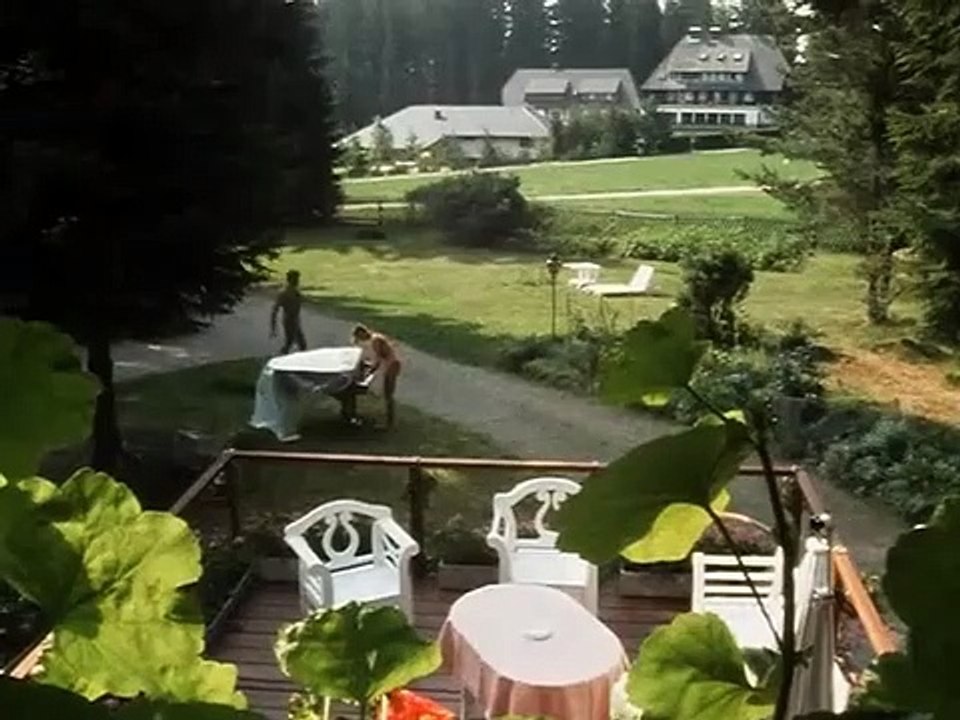 Die-SchwarzwaldklinikS01E01-Die Heimkehr Part1(Pilot)