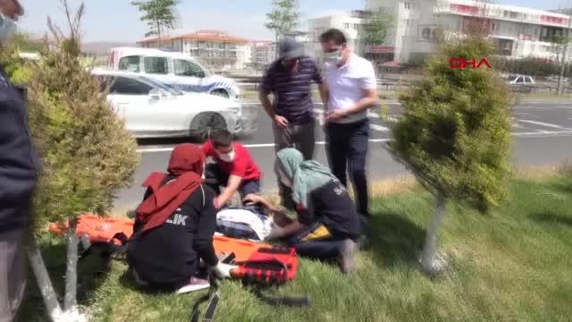 AKSARAY DUR İHTARINA UYMAYAN SÜRÜCÜ, OTOMOBİLİYLE POLİS ARACINA ÇARPTI: 1'İ POLİS, 4 YARALI