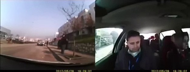 Direksiyon sınavında afallayıp kaza yaptı!