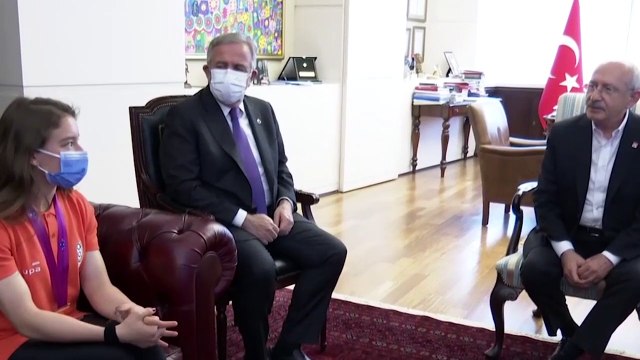 Kemal Kılıçdaroğlu ve Mansur Yavaş, dünya şampiyonu Ayşe Begüm Onbaşı’yı ağırladı