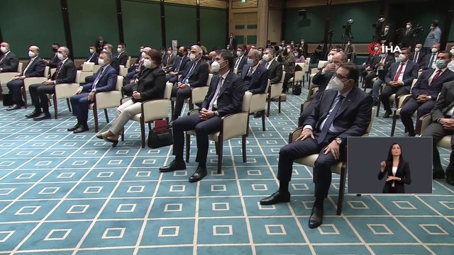 Cumhurbaşkanı Erdoğan: “Haziran ayı boyunca sokağa çıkma sınırlamaları hafta içi ve cumartesi günü akşam 22.00 ile sabah 05.00 saatleri arasında uygulanmaya devam edecektir.”