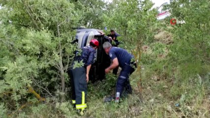 Manisa’da otomobil şarampole yuvarlandı: 3 yaralı