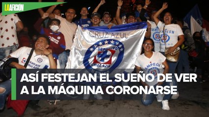 Afición del Cruz Azul festeja campeonato en el Ángel de la Independencia