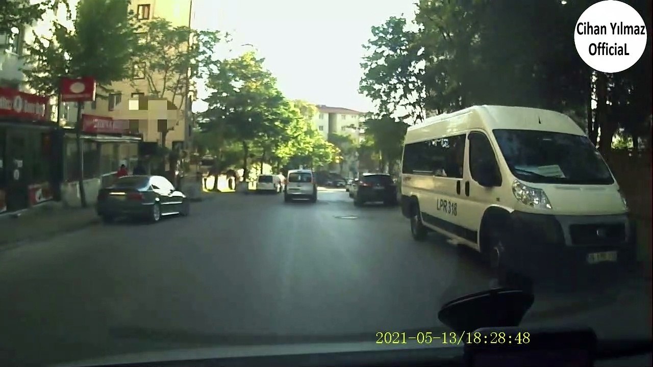 Aşırı Hız Dikkatsizlik Acemilik Telaş Bu Kazada Herşey Var