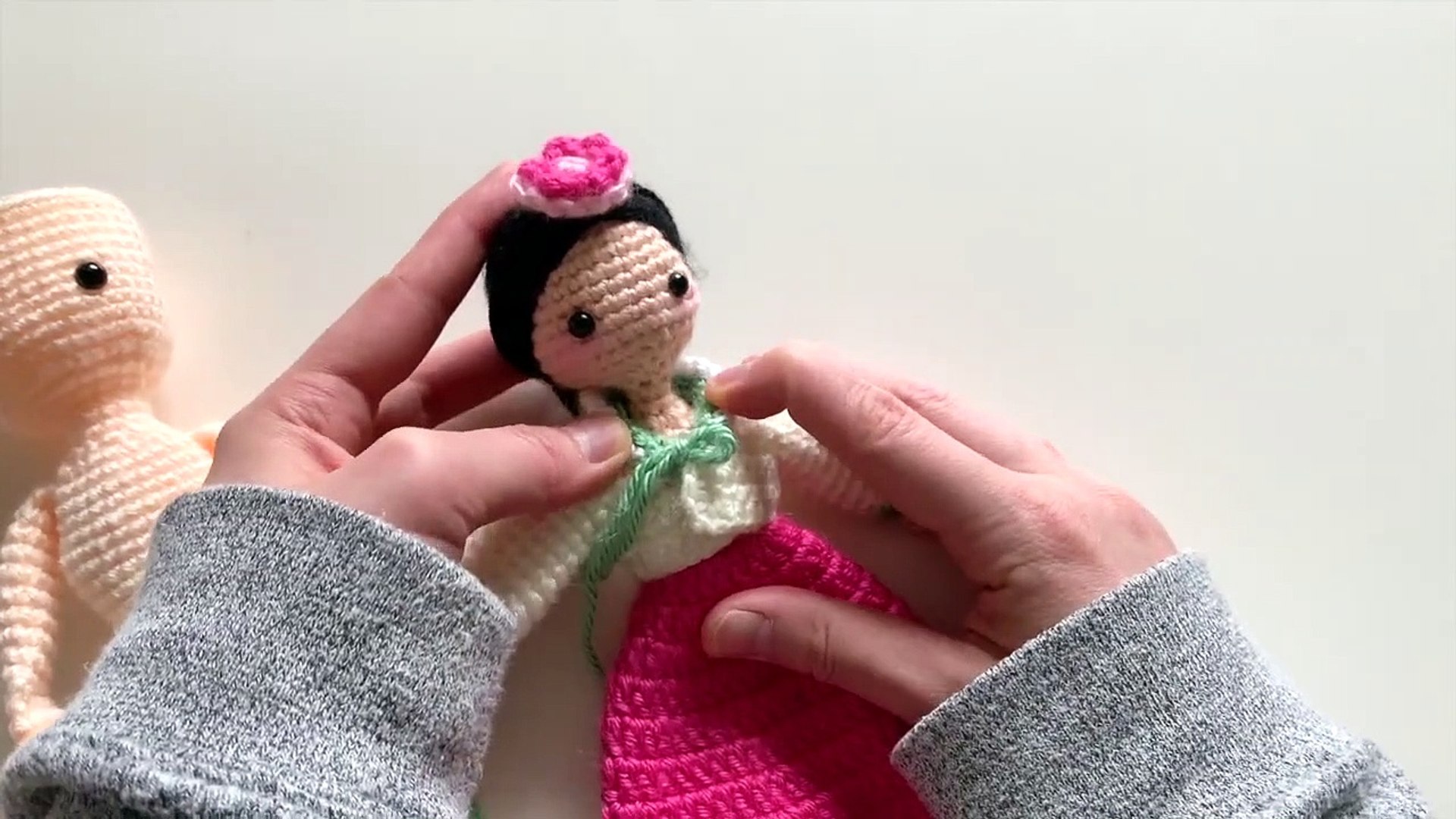 How to Prevent Wobbly Amigurumi Heads · Easy Beginner Tips for Crocheting  Dolls & Stuffed Animals - Sweet Softies