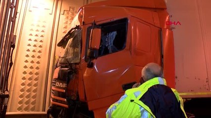 İSTANBUL-BAYRAMPAŞA'DA TIR KAZASI: 1 YARALI