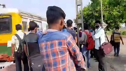 Crowded station at Morning __ Bardhhaman - Howrah Local Enter Mirzapur Bakipur Crowded Station