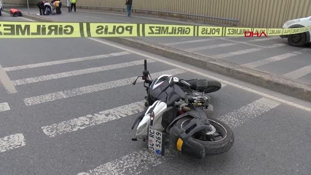Son dakika haber: AVCILAR'DA FECİ KAZA; MOTOSİKLETTEKİ 19 VE 15 YAŞINDAKİ 2 GENÇ ÖLDÜ