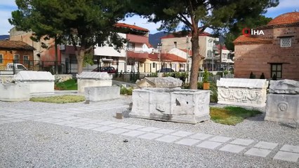 Bu mezarlar sanat eserlerini aratmıyor