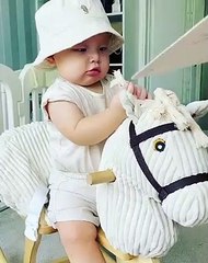 1.6 đầu tiên của cặp song sinh nhà Hồ Ngọc Hà