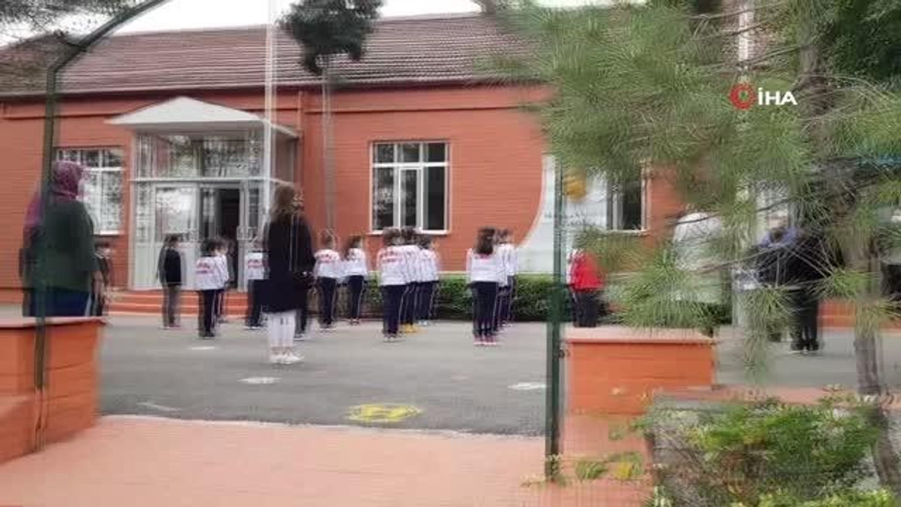 İlkokul öğrencileri yüz yüze eğitime başladı