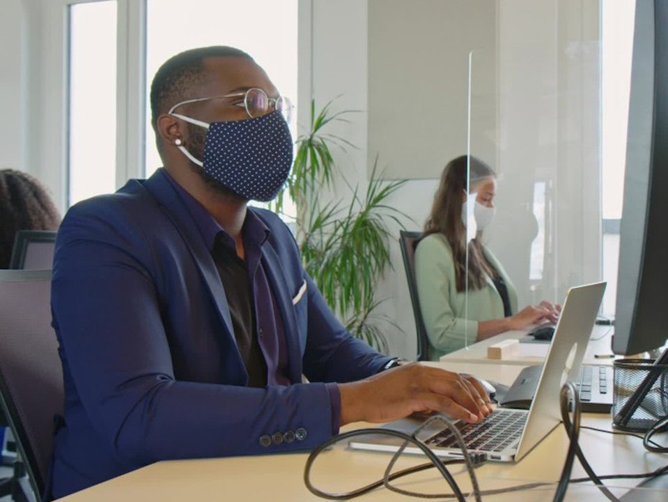 Zahl der Arbeitslosen sinkt im Mai rapide