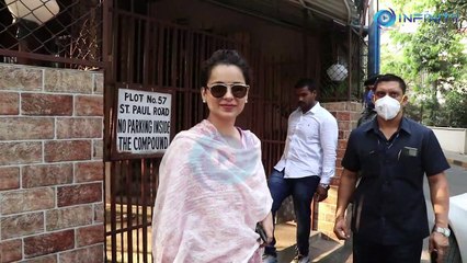 Kangana Ranaut visits Golden Temple