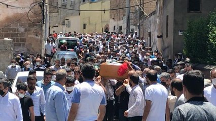 STAJYER AVUKAT BERRİN, NİŞAN ÖNCESİ TEMİZLİK YAPARKEN DÜŞMÜŞ