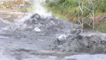 Başakşehir'de yol kenarına dökülen kimyasal atık vatandaşları korkuttu