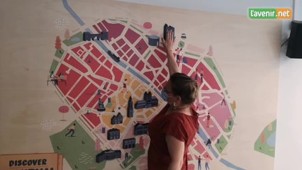 Un écran interactif à l'Office de tourisme de Tournai