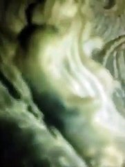 Munculnya 9 naga di batu dan bercahaya