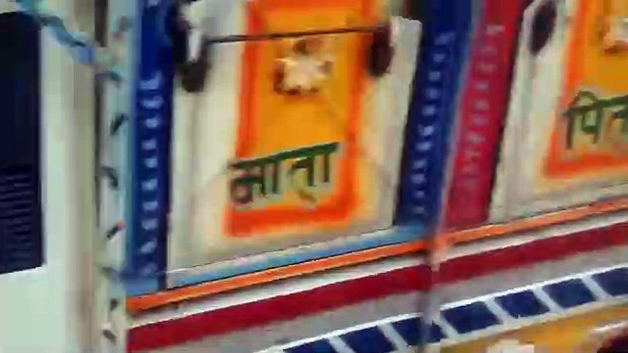 झांसी: अज्ञात ट्रक की टक्कर से 2 गम्भीर घायल