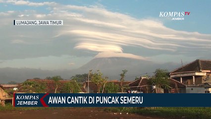Lukisan Awan Cantik Di Puncak Gunung Semeru