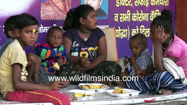 Street children of India feast on Navratri Bhandara in South Delhi - Free food during Hindu festival