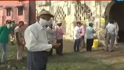 Electricity problem at Kishanganj polling booth