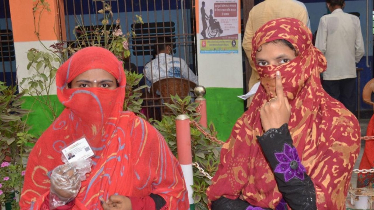 Bihar Polls: Voters speaks on employment and de...