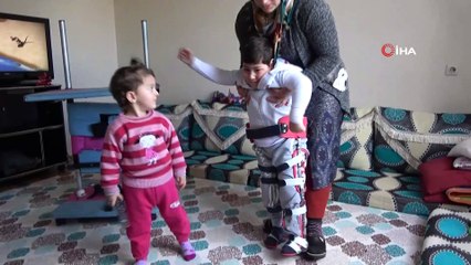 Küçük Enes, tek hayali olan yürümek için yardım bekliyor