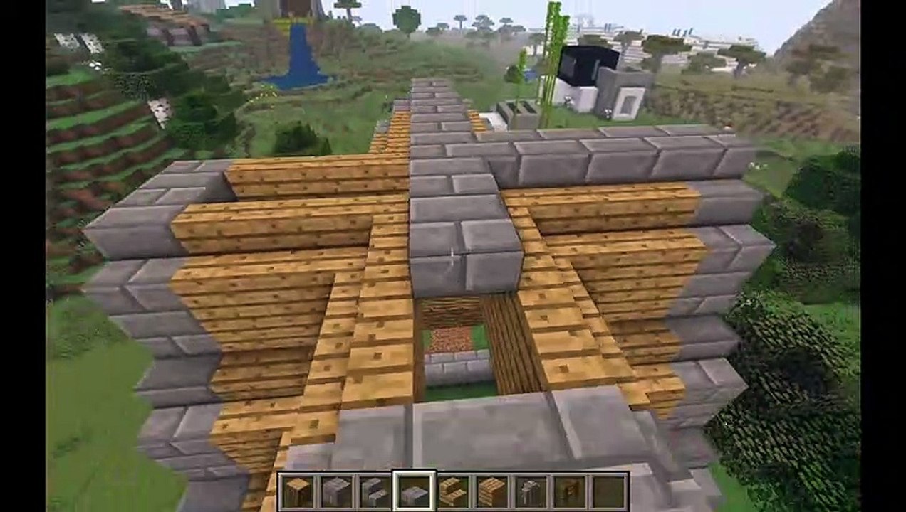 How to build a small medieval house in Minecraft