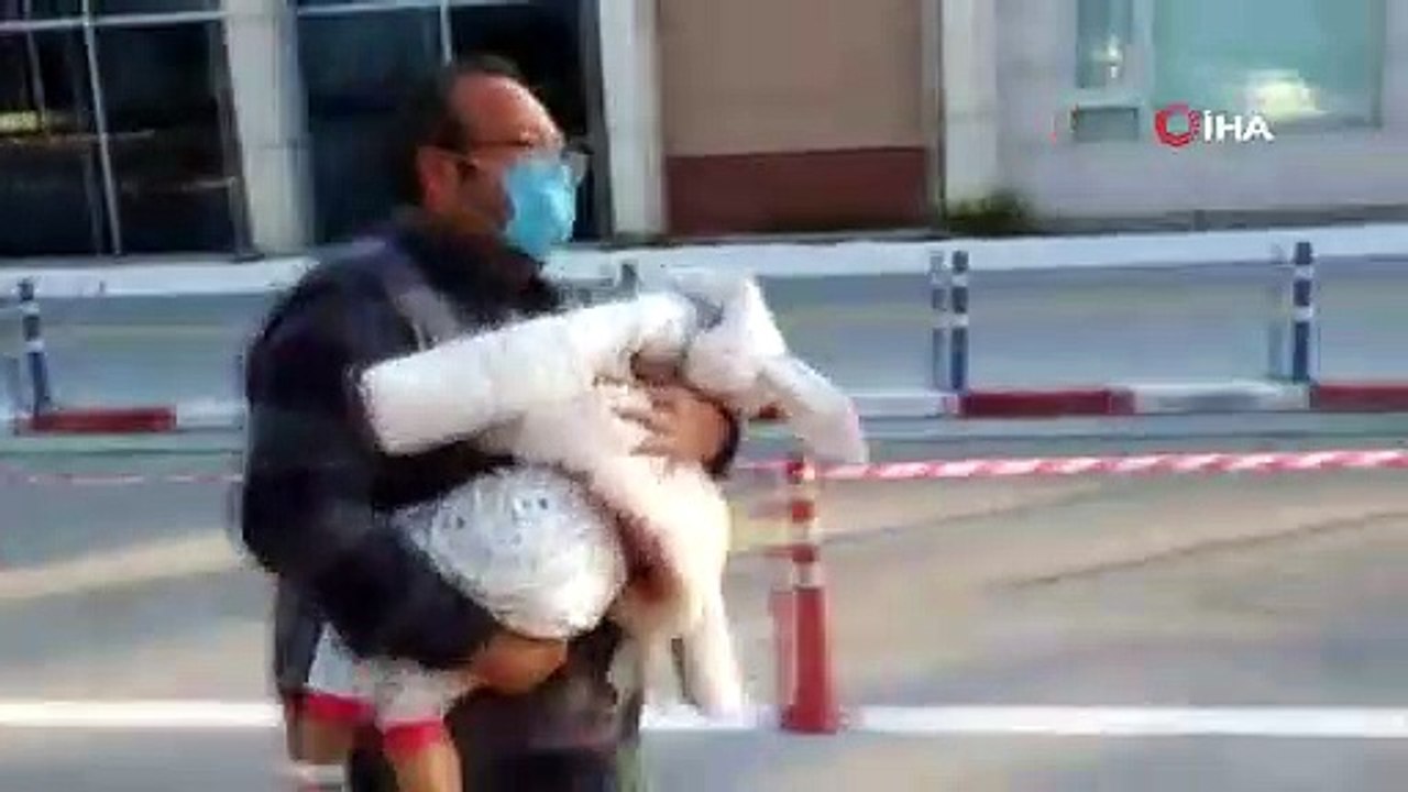 Depremde enkaz altında kalan ve 91 saat sonra kurtarılan 3 yaşındaki Ayda Gezgin taburcu oldu
