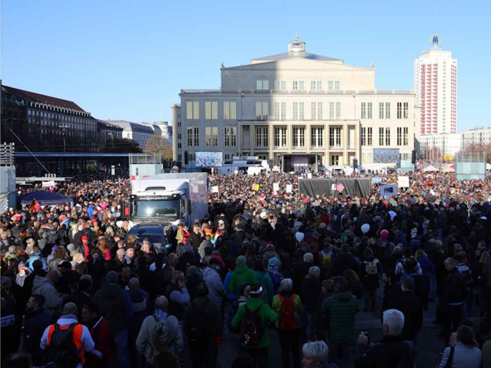 Regeln missachtet: "Querdenken"-Demo in Leipzig aufgelöst