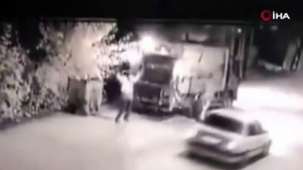 Osmaniye'de temizlik işçilerinin müziğin ritmine kapıldığı anlar...