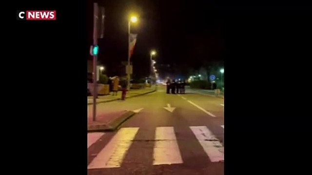 Plusieurs policiers blessés à Oyonnax dans l'Ain lors de violences urbaines avec incendies de voitures, de poubelles ainsi que des tirs de mortiers d'artifice